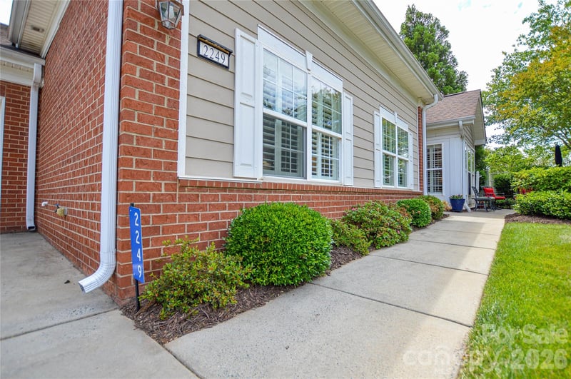 2249 Castle Ct, Matthews, NC 28105
