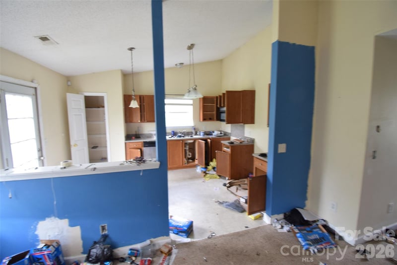633 Overlook Rd, Lowell, NC 28098