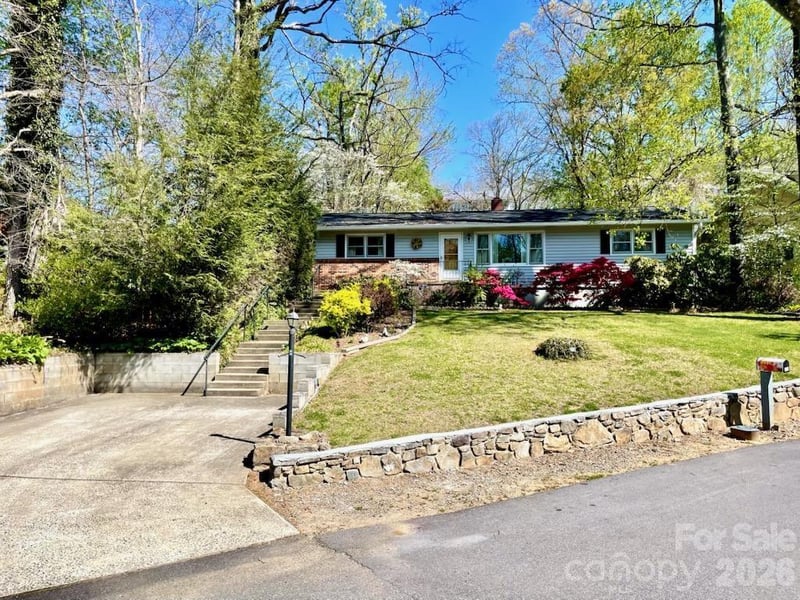 213 Park Ln, Black Mountain, NC 28711