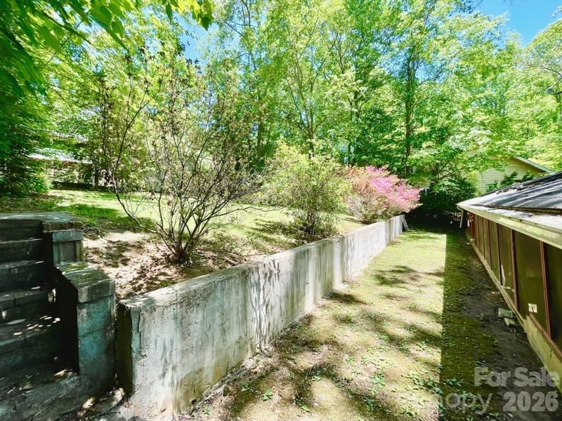 213 Park Ln, Black Mountain, NC 28711