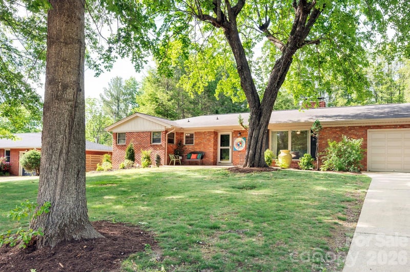 25 Bevlyn Dr, Asheville, NC 28803