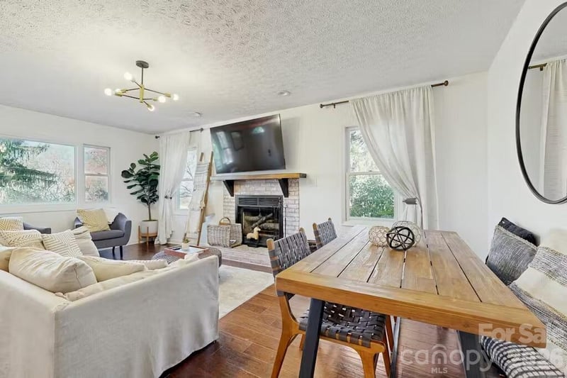 121 Oak Ter, Arden, NC 28704
