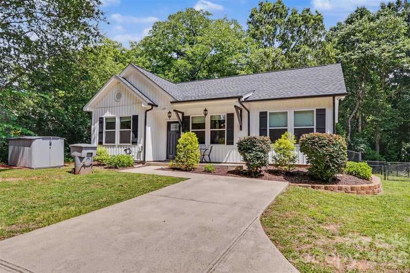 119 Brown St, Clover, SC 29710