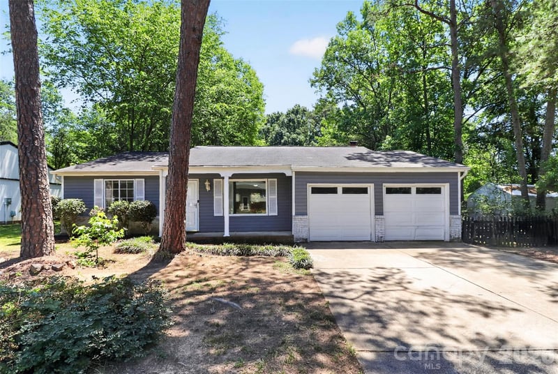 5112 Split Oak Dr, Charlotte, NC 28227