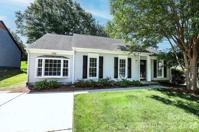 14011 Eden Ct, Pineville, NC 28134