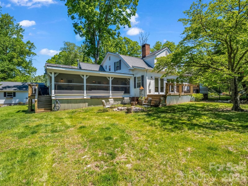 536 Maple St, Brevard, NC 28712