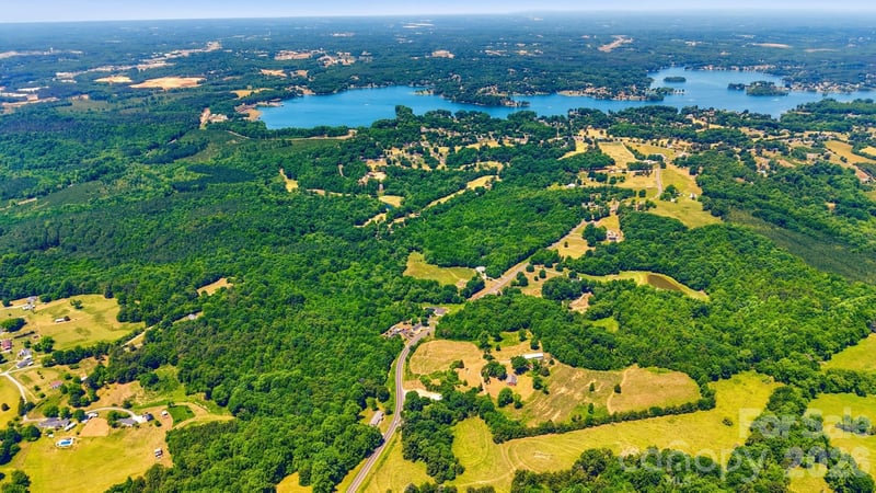 Stony Point Rd, Kings Mountain, NC 28086