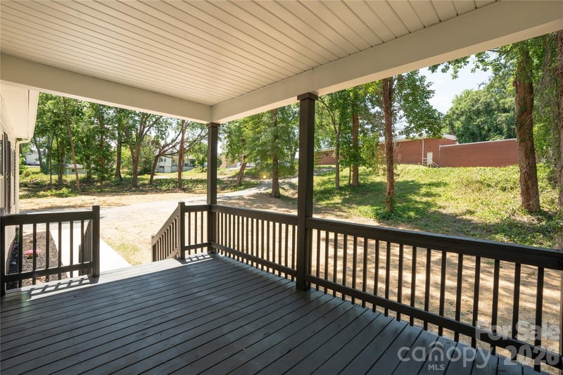 102 Wilkins St, Dallas, NC 28034