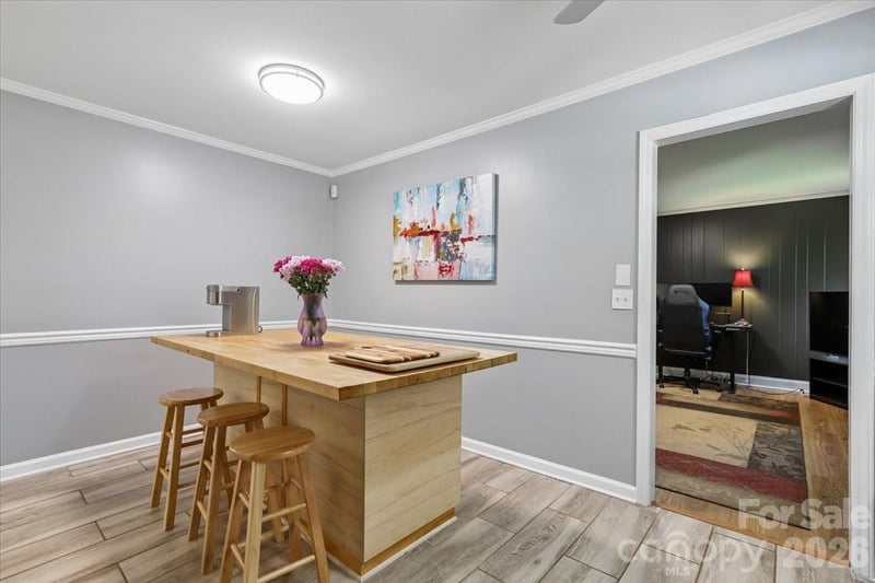 13507 Four Oaks Ln, Matthews, NC 28105