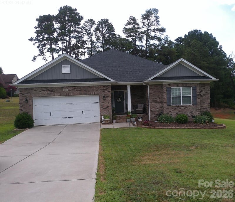 230 Macon Dr, Statesville, NC 28625