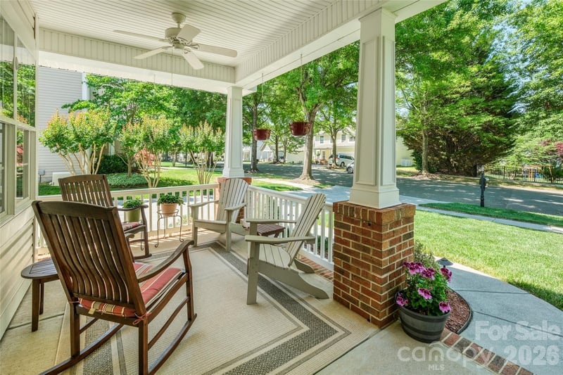 1005 Feather Oak Ln, Matthews, NC 28104