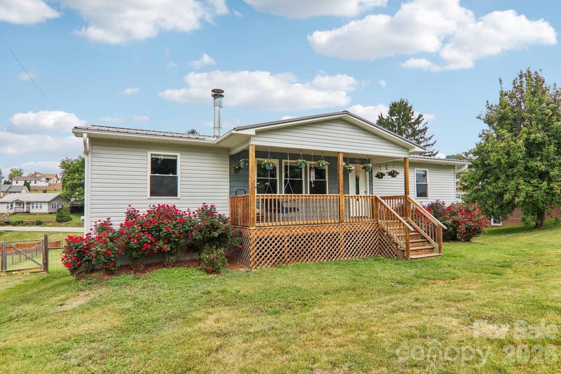 527 Trammell Ave, Canton, NC 28716