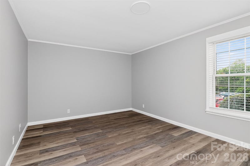 2610 Park Rd #E, Charlotte, NC 28209