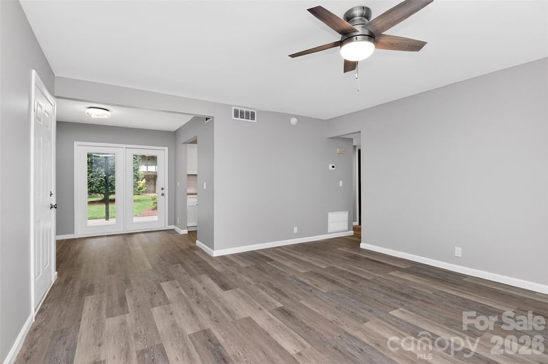 2610 Park Rd #E, Charlotte, NC 28209