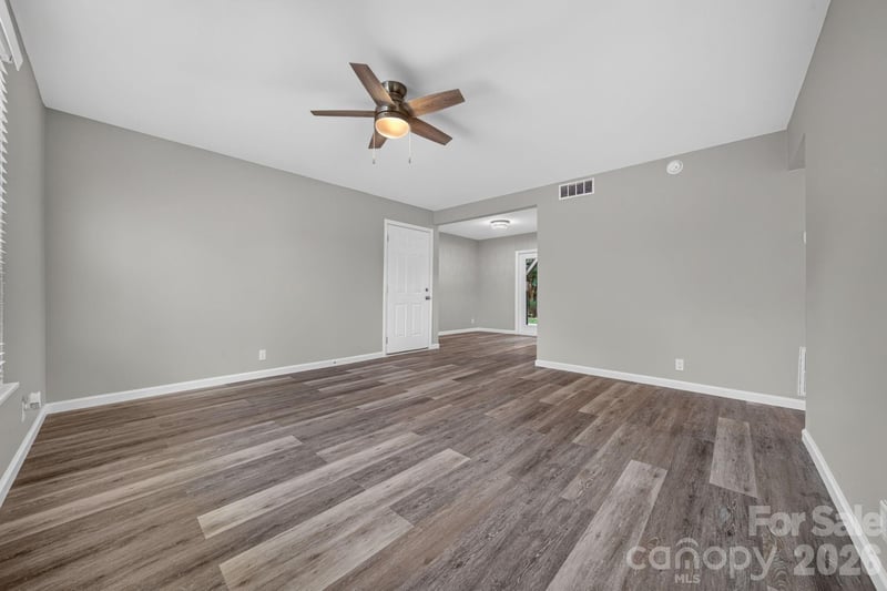 2610 Park Rd #E, Charlotte, NC 28209