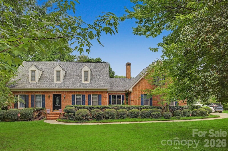 402 Providence Rd, Waxhaw, NC 28173