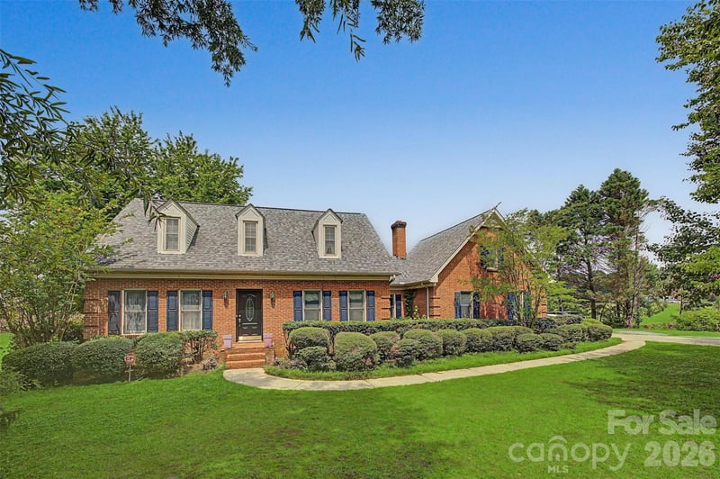 402 Providence Rd, Waxhaw, NC 28173