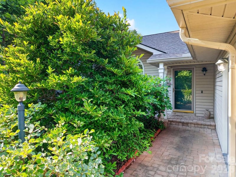 7 Firestone Ct, Etowah, NC 28729