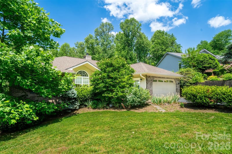 7 Firestone Ct, Etowah, NC 28729