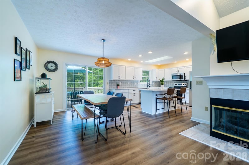 7 Firestone Ct, Etowah, NC 28729