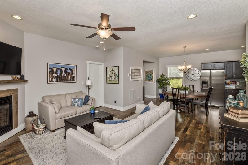 206 Linsonwood Rd, Waynesville, NC 28786