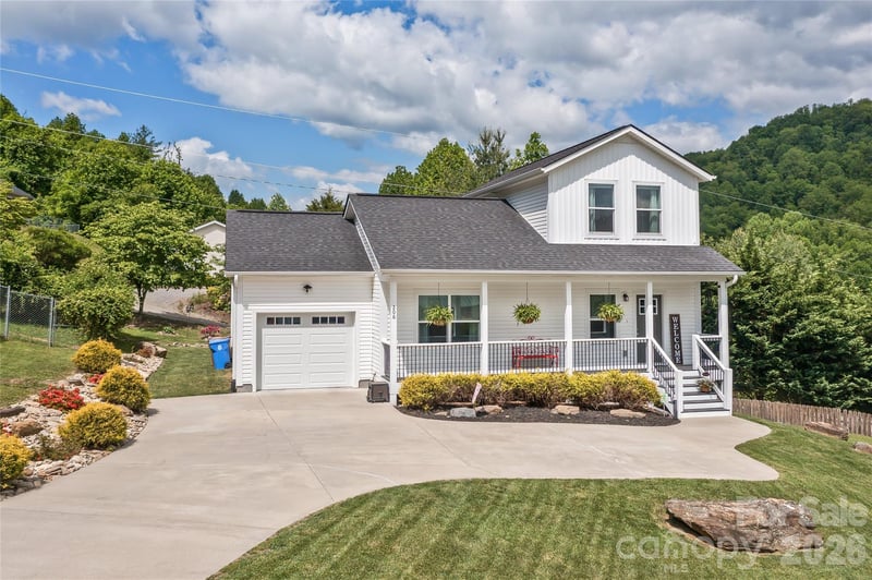 206 Linsonwood Rd, Waynesville, NC 28786