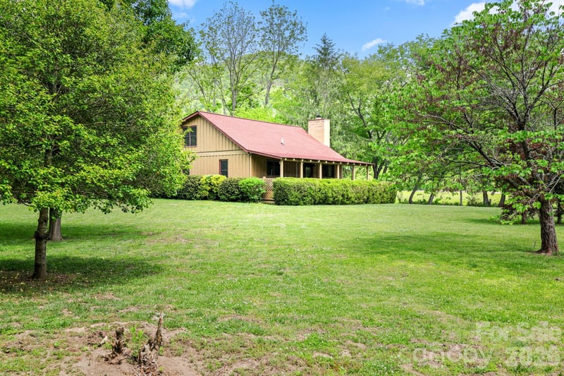 300 Bugle Boy Dr, Cullowhee, NC 28723