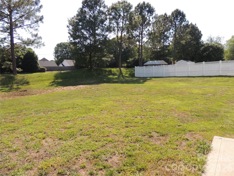 113 Ashton Woods Ct, Mount Holly, NC 28120