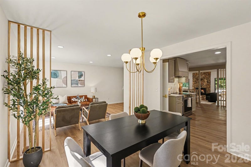 319 Kingsley Dr, Charlotte, NC 28270
