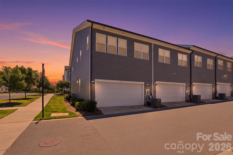 903 Kinsey Al, Charlotte, NC 28217