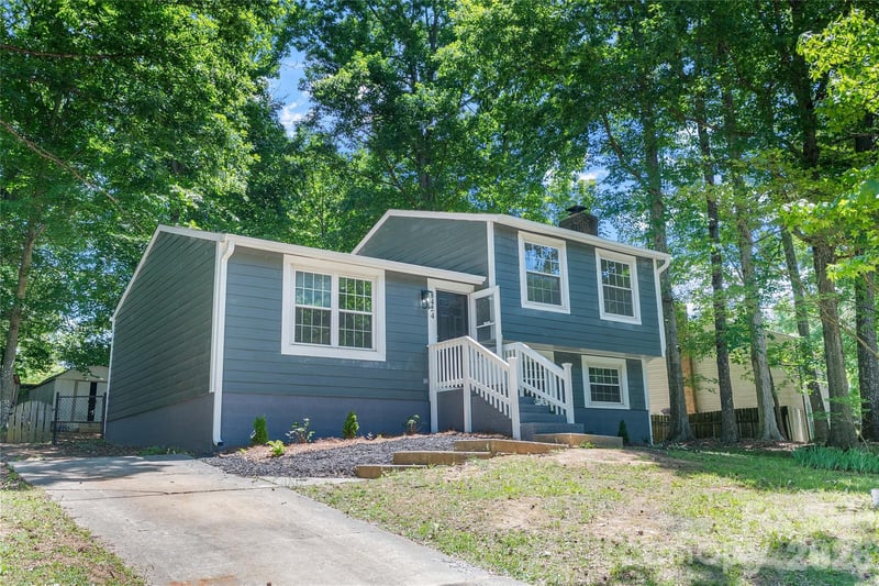 8424 Othello Pl, Charlotte, NC 28227