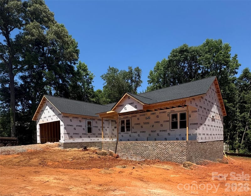 1895 Knolls Dr, Newton, NC 28658