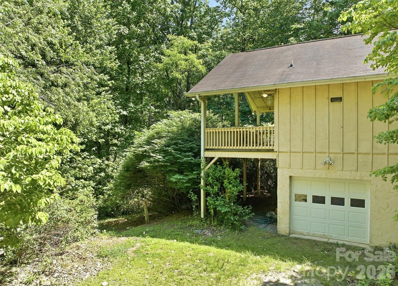 21 Winterview Trl, Hendersonville, NC 28739