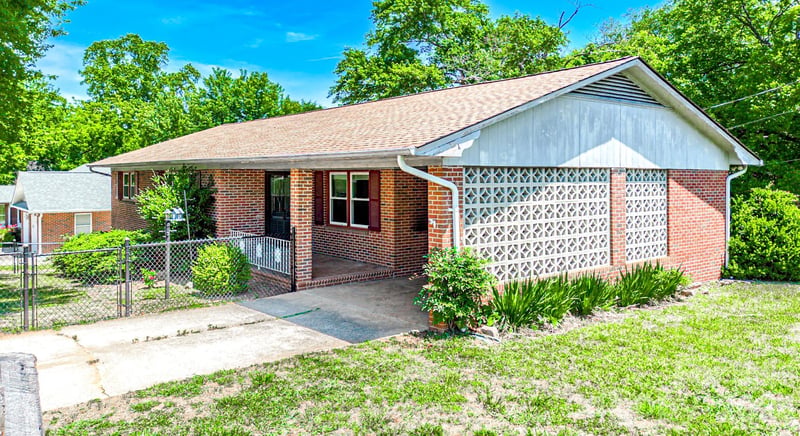 135 Hazelwood Dr, Forest City, NC 28043