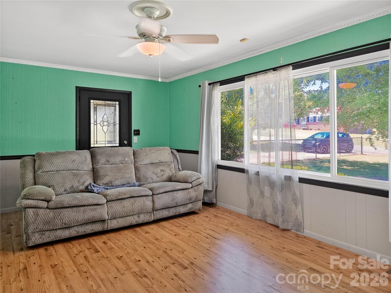 135 Hazelwood Dr, Forest City, NC 28043