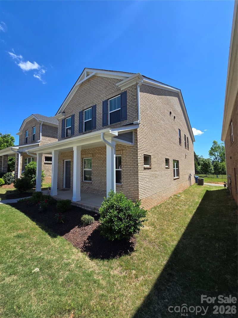1221 Colgher St, Charlotte, NC 28227