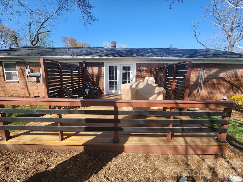492 14th Avenue Dr, Hickory, NC 28601