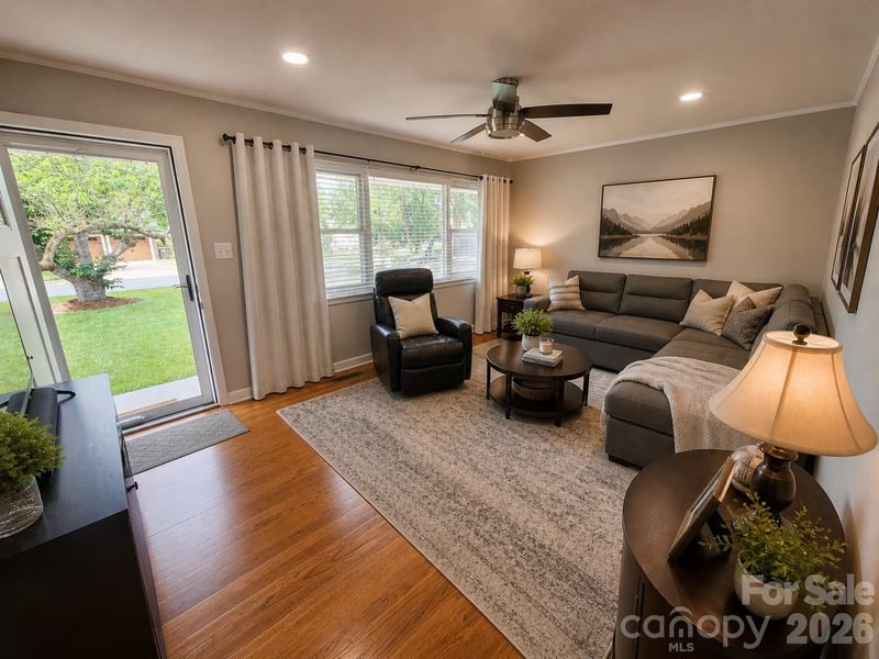 492 14th Avenue Dr, Hickory, NC 28601