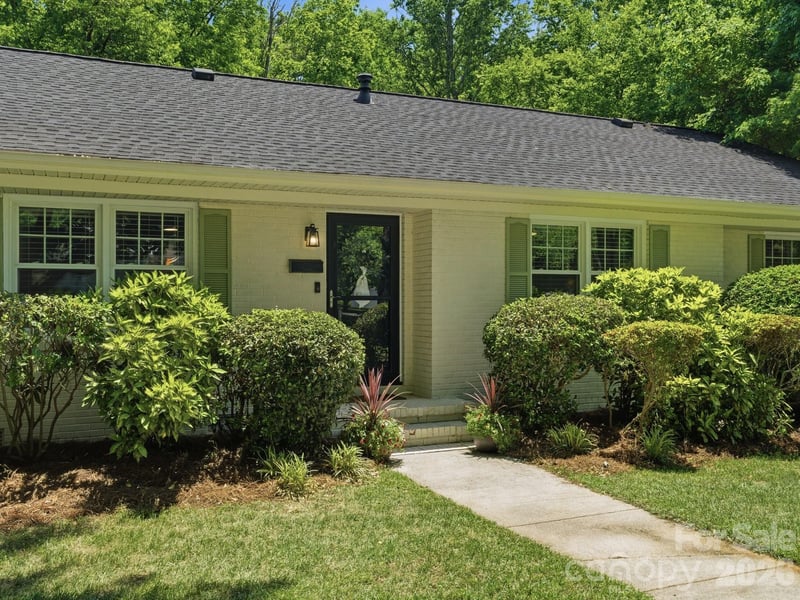 1534 Edgewater Dr, Charlotte, NC 28210