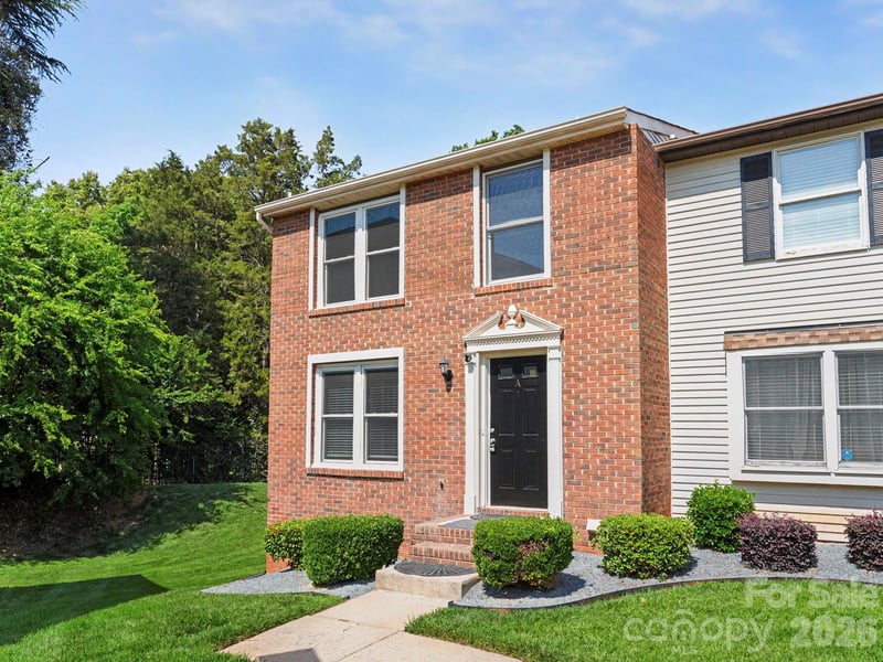 9416 Lexington Cir, Charlotte, NC 28213