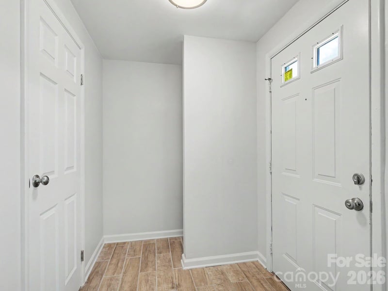 9416 Lexington Cir, Charlotte, NC 28213