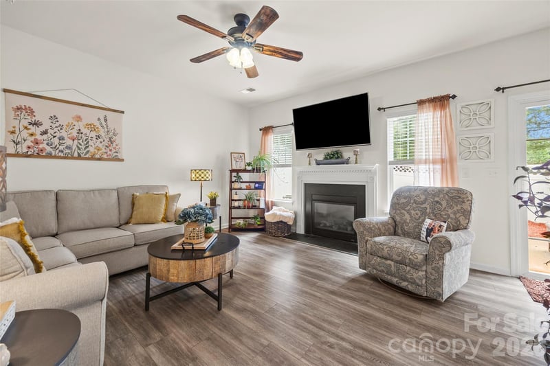 1435 Harpers Inlet Dr, Clover, SC 29710