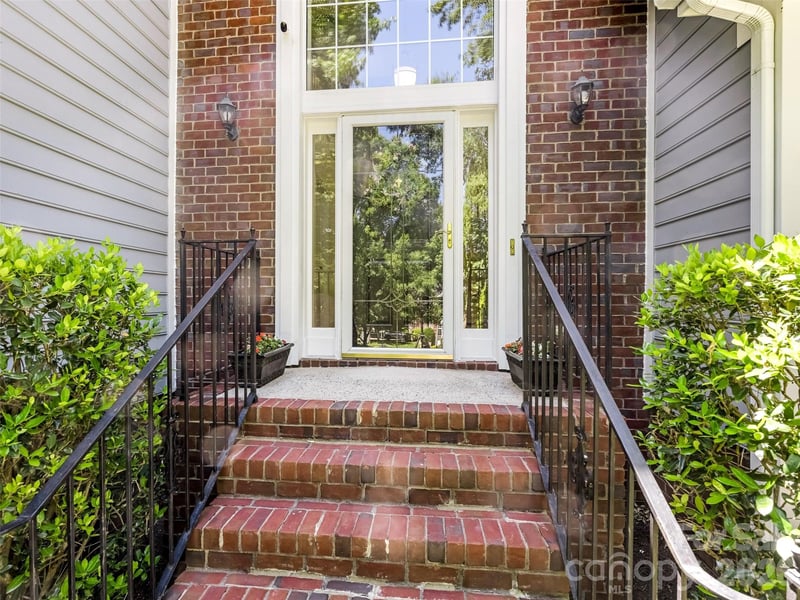 6534 Summertree Ln, Charlotte, NC 28270