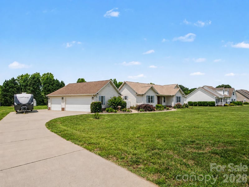 290 Deal Estate Dr, China Grove, NC 28023