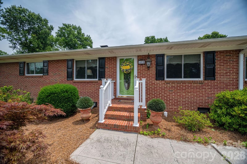 403 Old Post Rd, Cherryville, NC 28021