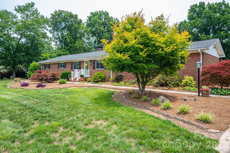 403 Old Post Rd, Cherryville, NC 28021