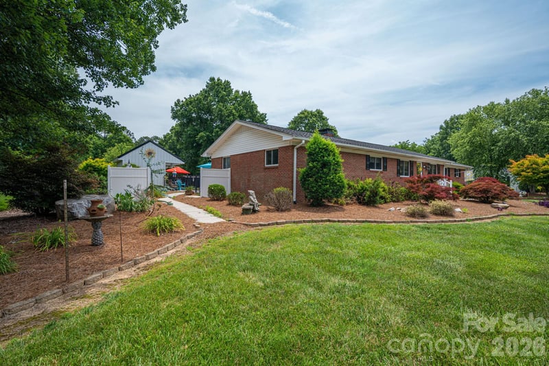 403 Old Post Rd, Cherryville, NC 28021