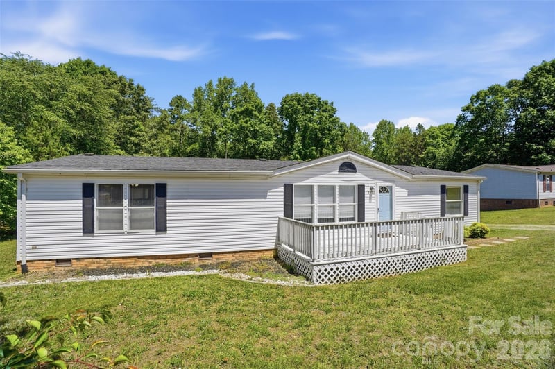 8755 Carroll St, Hickory, NC 28601