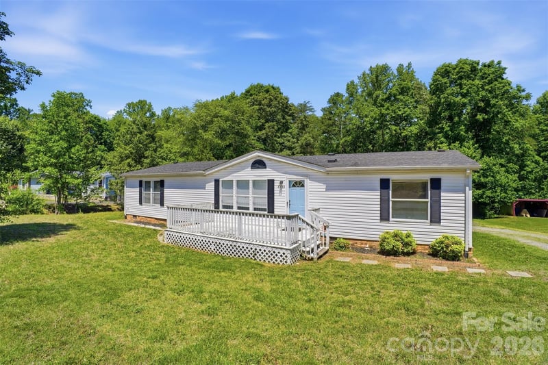8755 Carroll St, Hickory, NC 28601