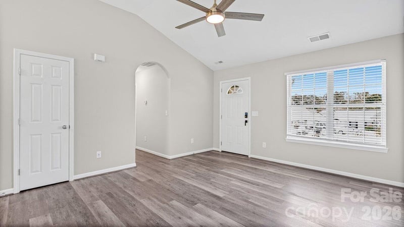 613 Hoskins Ridge Ln, Charlotte, NC 28216